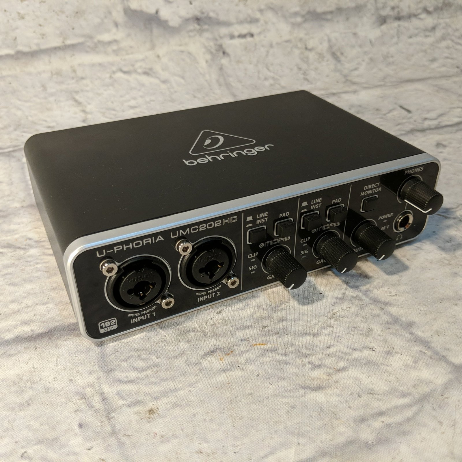 Behringer U-Phoria UMC202HD side